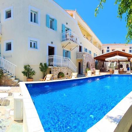 Kastro Hotel Spetses Town ภายนอก รูปภาพ