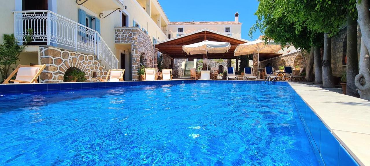 Kastro Hotel Spetses Town ภายนอก รูปภาพ