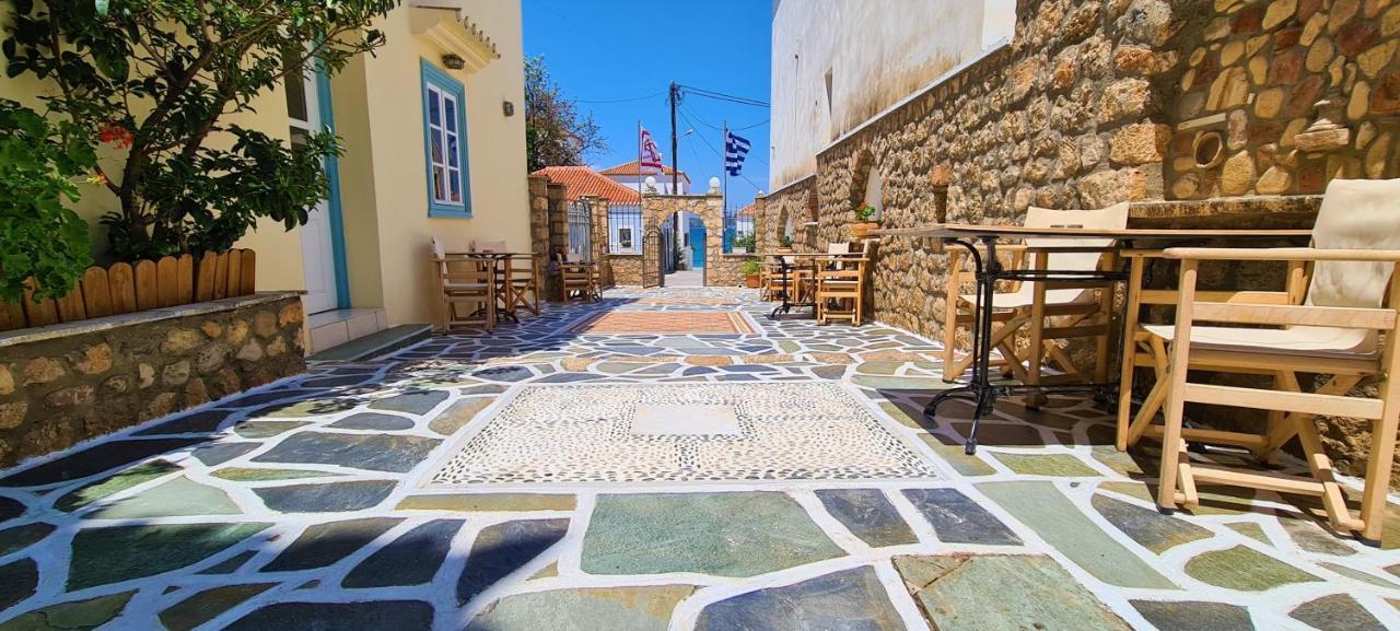 Kastro Hotel Spetses Town ภายนอก รูปภาพ
