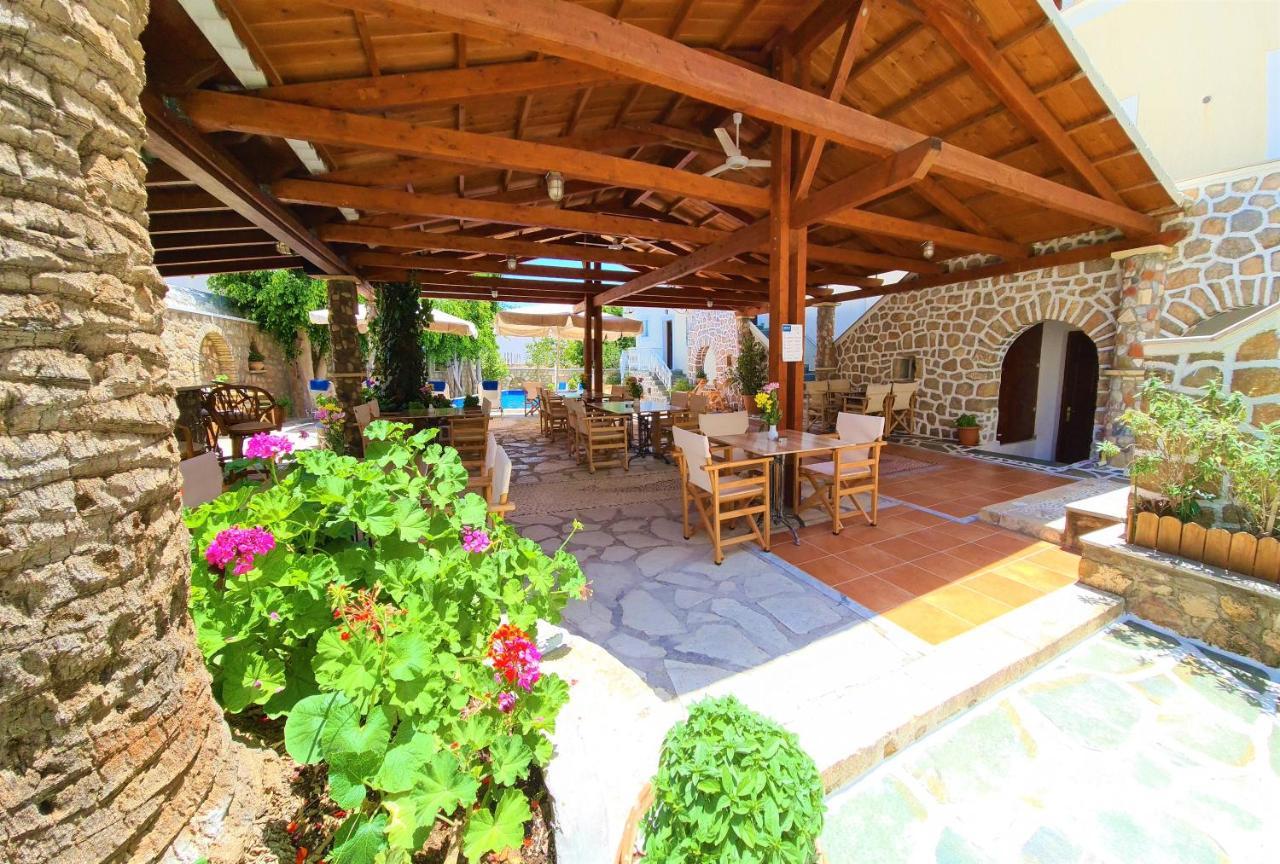 Kastro Hotel Spetses Town ภายนอก รูปภาพ