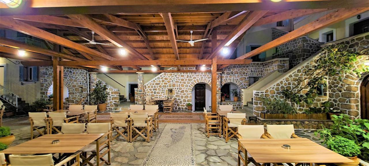 Kastro Hotel Spetses Town ภายนอก รูปภาพ