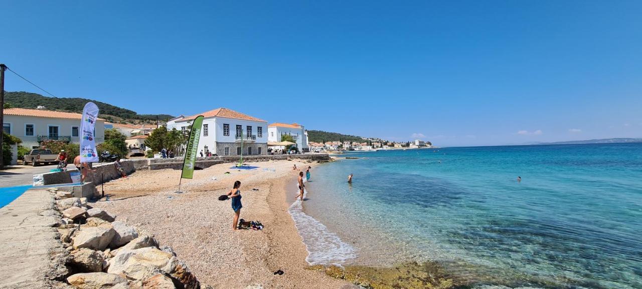 Kastro Hotel Spetses Town ภายนอก รูปภาพ