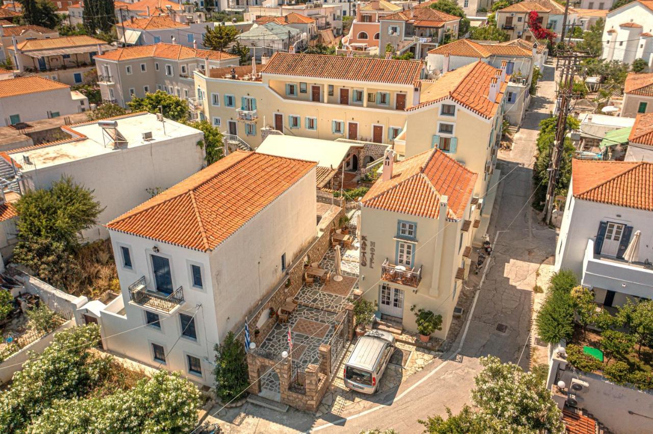 Kastro Hotel Spetses Town ภายนอก รูปภาพ